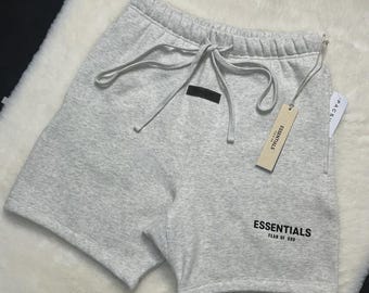 Pantalones cortos extragrandes Essentials de lioracstyle, nuevos con etiquetas - Totalmente negros/Avena oscuro/Avena claro (SS22)