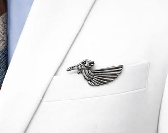 Flying Bird Pocket Square Holder, Minimalist Metal Suit Accessory, Silver Gold Insert