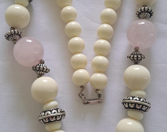 Carol Dauplaise White Pink Silver Bead Necklace. Lucite Vintage Signed. Patent No.