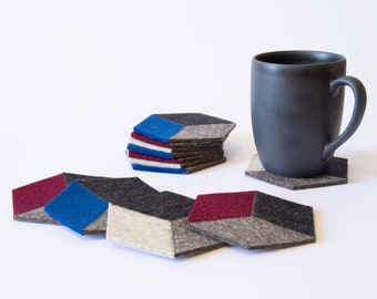 Set of felt coasters - dark colors - hexagonal coasters - wool felt coasters - geometric coasters - housewarming gift - made in Italy