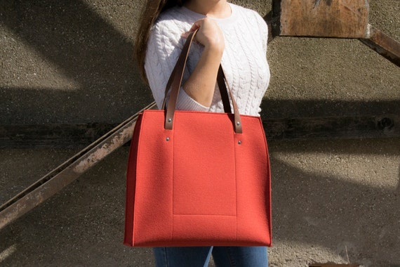 Wool felt LARGE TOTE with leather straps - orange - made in Italy