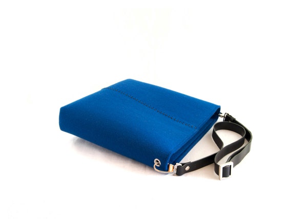 Felt SMALL CROSSBODY BAG with leather strap - deep blue - made in Italy