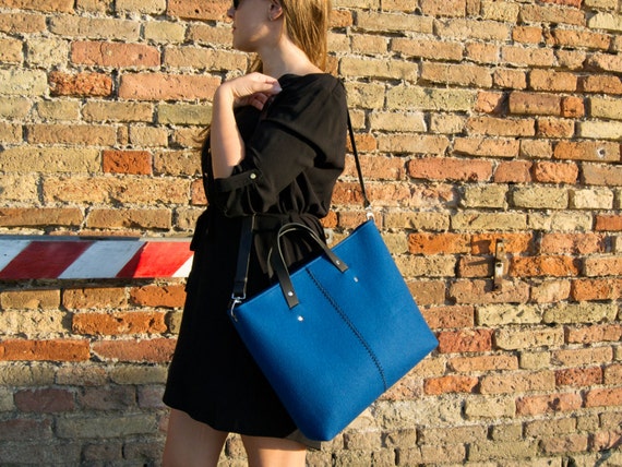 Wool felt HANDBAG - deep blue - made in Italy