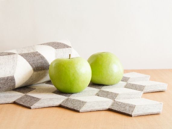 Wool felt table runner - light gray - made in Italy