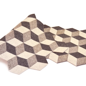 Wool felt table runner - dark gray - wool felt runner - geometric runner - home decor - gift idea - handmade - made in Italy