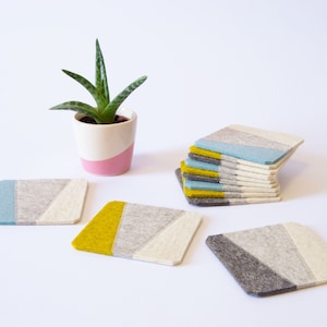 Set of felt coasters - light colors - square coasters - wool felt coasters - geometric coasters - housewarming gift - made in Italy