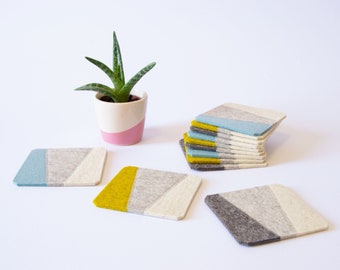 Set of felt coasters - light colors - square coasters - wool felt coasters - geometric coasters - housewarming gift - made in Italy