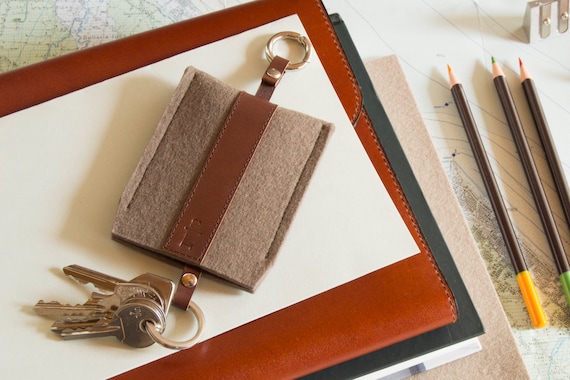 Felt and leather KEY HOLDER - taupe and dark brown - made in Italy