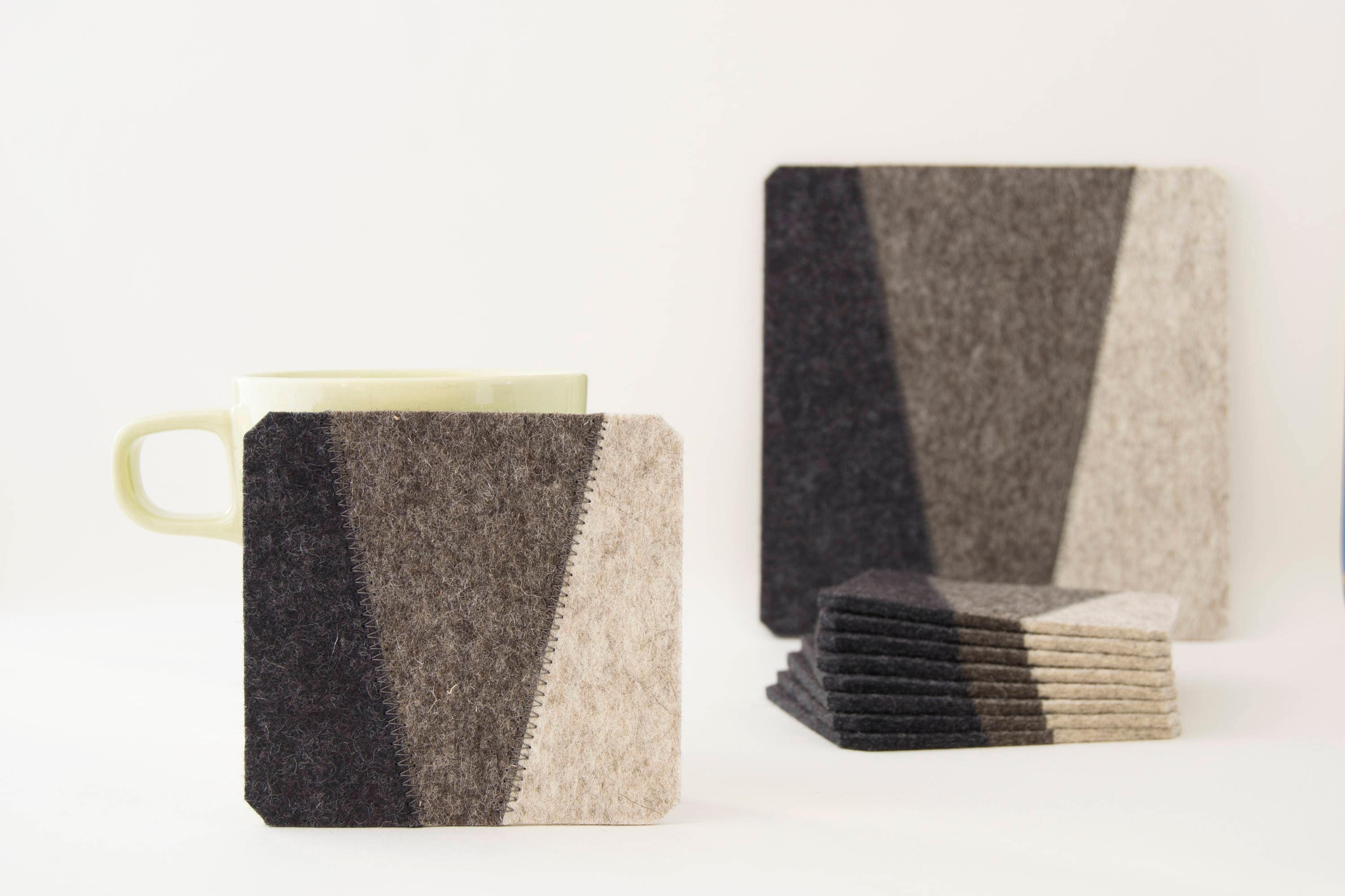 Set of felt coasters / square coasters / grey / grey coasters / modern