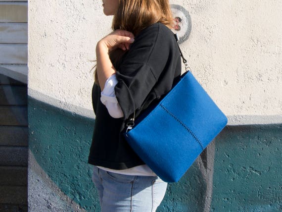 Felt CROSSBODY BAG with leather strap - deep blue - made in Italy