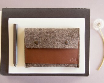 Felt and leather PASSPORT WALLET - natural gray and tan - passport case - wool felt - handmade - made in Italy