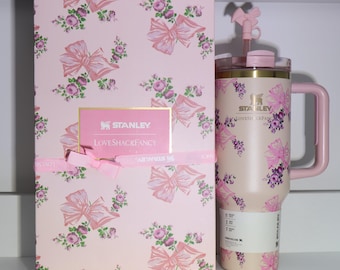 Stanley x Love Shack Fancy Rosa Beaux Pink 40oz Tumbler: Insulated Quencher with Bow