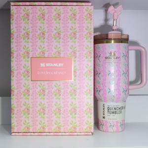 Stanley x LoveShackFancy 40oz Tumbler, Quencher H2.0, Holiday Coquette Bow bild 11