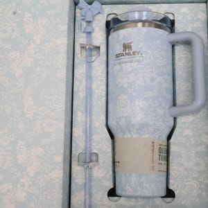 Stanley 1913 x LoveShackFancy 40oz Quencher H2.0 FlowState Tumbler, Limited Edition Coquette Gift bild 8