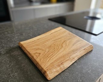 Live-Edge Oak Chopping Board: Rustic Yorkshire Serving Platter