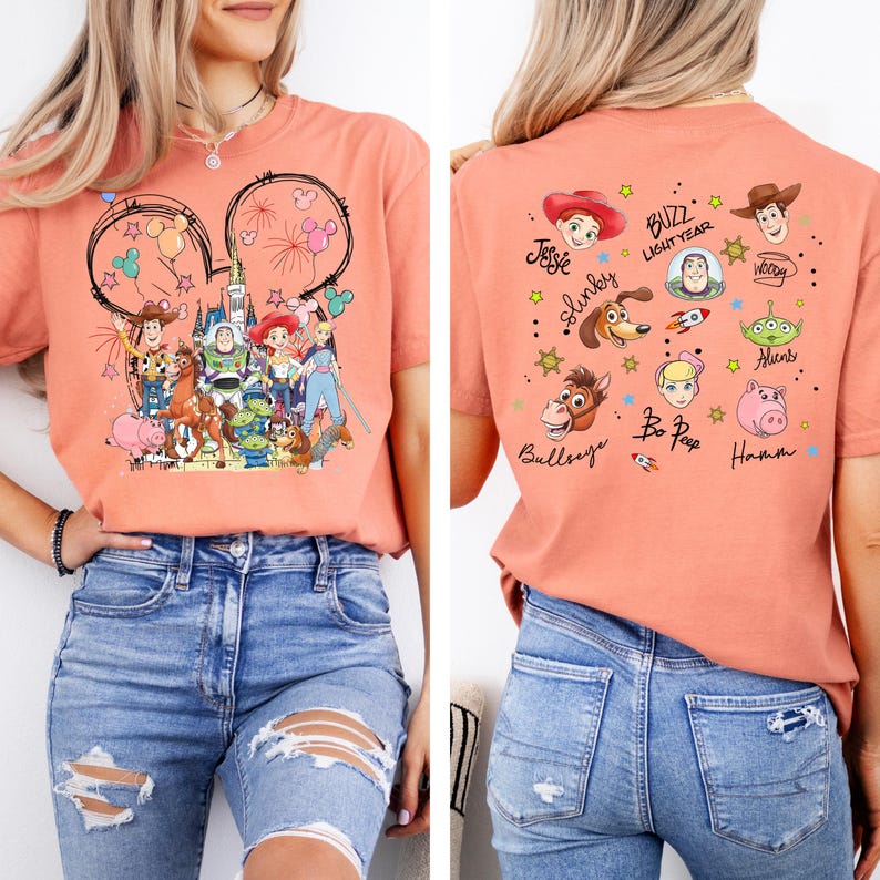Comfort Colors® Toy Story-familjet-shirt, Toy Story-karaktärströja, Disneyland Crew-tröja, Woody och besättningstopp, Disney Toy Story-outfit bild 3