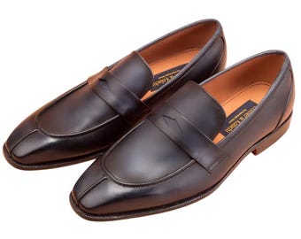 Handgjorda blå loafers för män med rent handgjort kalvskinn