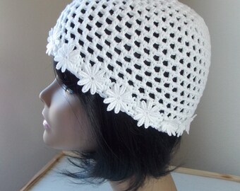 White Juliet cap, cotton crochet beanie with daisies on the edge, Y2K style hat