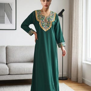 Kabylisk berberklänning med ärmar, böljande sommarklänning, broderi, kaftan, bohemisk traditionell klänning, damkläder, brudklänning
