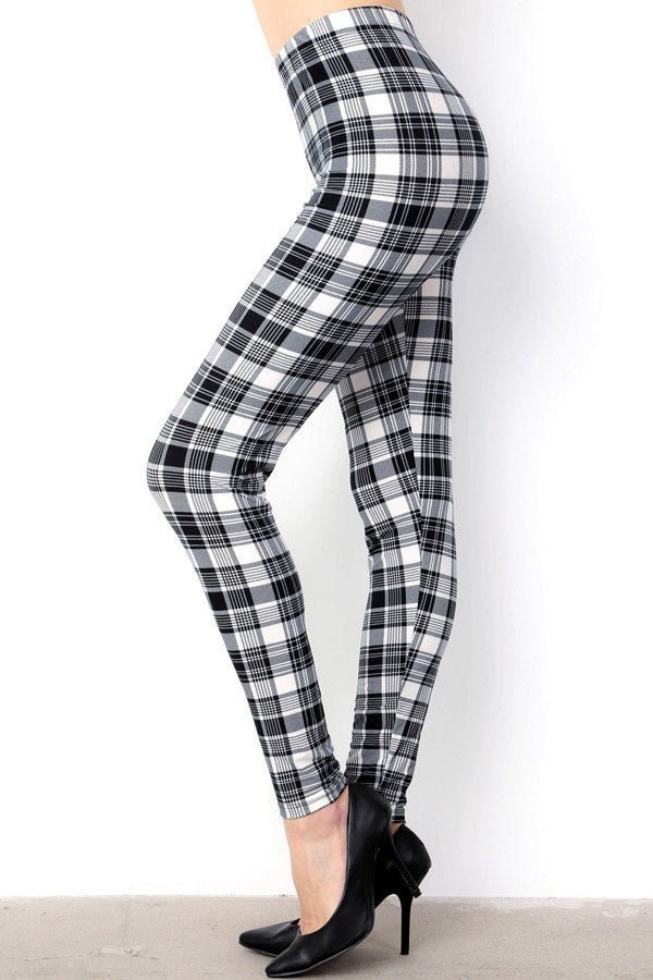 Black and white plaid leggings discount