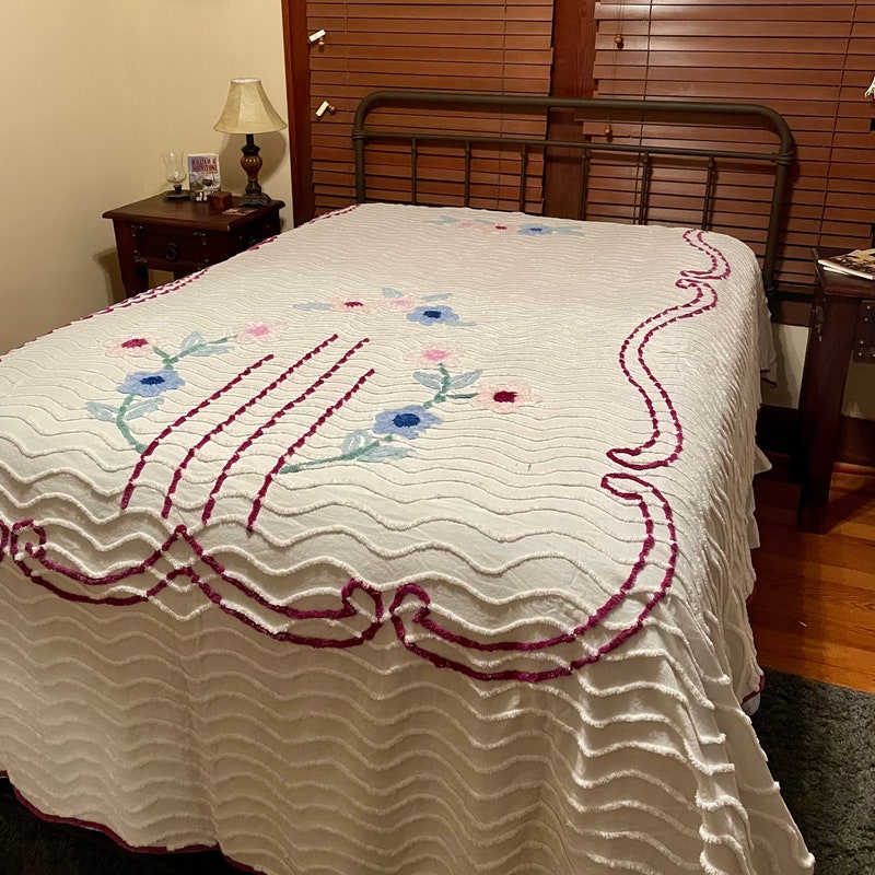 Queen Cotton Chenille Bedspread with Flower of Life Pattern and Fringe Edge in Ivory main image 1