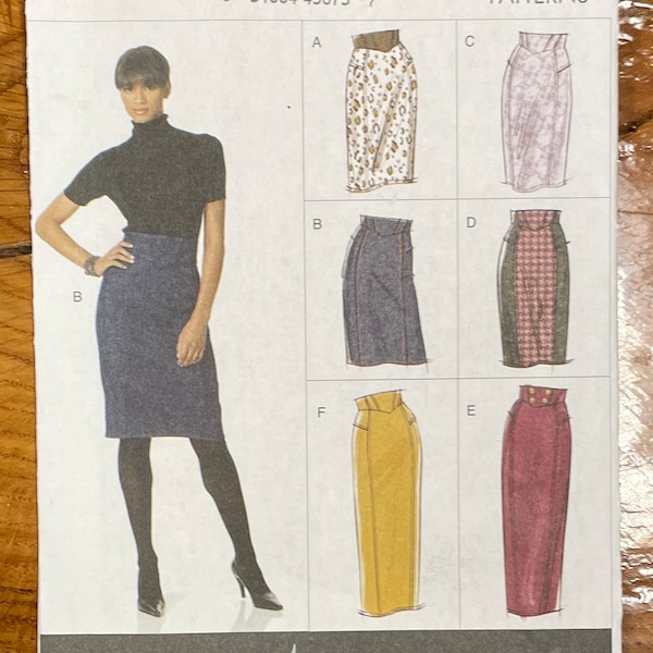 Easy Semi Fitted, Tapered Lined Skirt Pattern, Vogue 8697, UNCUT