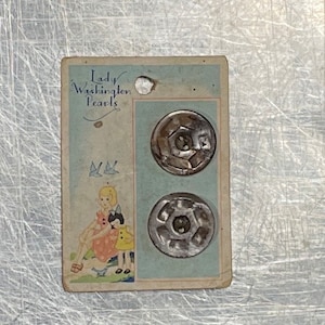 Vintage Lady Washington Pearls Brown Mother of Pearl Buttons on Original Card