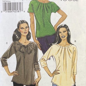 Easy Knit Pullover Top Pattern, Vogue 8534, UNCUT