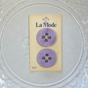Boutons lilas vintage sur carton original, La Mode, fabriqués au Japon