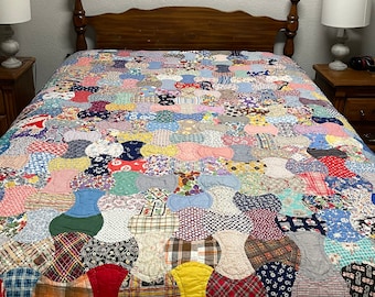 Handmade Floral Feed Sack Quilt Top For Sale Hand Pieced Hand Appliqu\u00e9