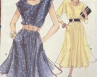 Vintage Misses Loose Fitted Pullover Dress Pattern, Vogue 7147, UNCUT