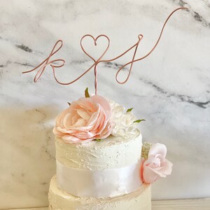 Topper de pastel personalizado, topper de pastel de boda, topper inicial, topper de pastel de alambre, topper de pastel personalizado, regalo de boda, topper de pastel, regalo nupcial imagen 2