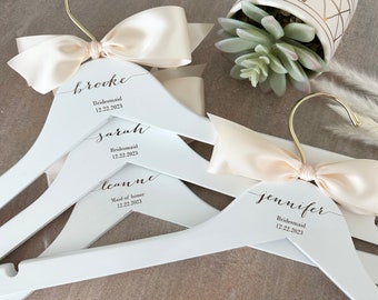 Bridesmaids gift, Wedding dress hanger, Engraved Hanger, Custom Hangers, Wedding hangers, Wedding, Bridal gifts, Wedding shower gifts, Bride