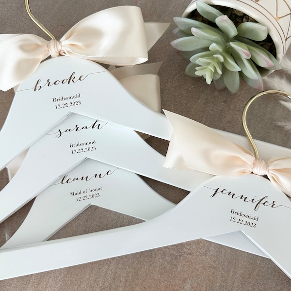 Bridesmaids gift, Wedding dress hanger, Engraved Hanger, Custom Hangers, Wedding hangers, Wedding, Bridal gifts, Wedding shower gifts, Bride