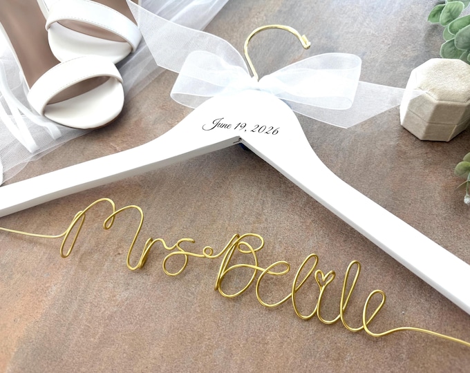 Wedding hanger, Personalized gift for bride, Engagement gifts for bride, Bridal hanger for wedding dress, Wire name hanger, 2026 Bride