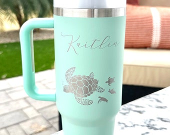 Taza personalizada de tortugas marinas, vaso de 40 oz con tapa de asa y paja, taza grabada aislada, regalos de despedida de soltera con tema de playa, regalos para ella