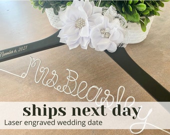 Wedding hanger, Bridal hanger, Personalized hanger, Custom wire hanger, Bridal hanger, Bride gift, Bridesmaids gift, Bridesmaid gifts