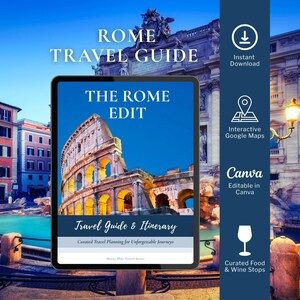 Puede incluir: Una tableta digital que muestra una gu&iacute;a de viajes de Roma titulada The Rome Edit, con una imagen del Coliseo. La pantalla incluye el texto Travel Guide & Itinerary y Curated Travel Planning for Unforgettable Journeys. Una barra lateral enumera funciones como Instant Download, Interactive Google Maps, Canva Editable in Canva y Curated Food & Wine Stops.