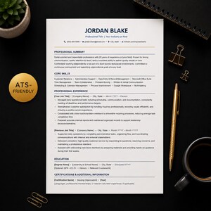 以下が含まれることがあります： 上部に「Jordan Blake」という名前が記載されたプロフェッショナルな履歴書のテンプレート。履歴書には、職務要約、コアスキル、職務経験、学歴、資格のセクションが含まれています。このドキュメントは、黒いテキストが記載された白い背景です。