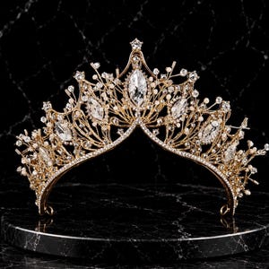 Pearl Ballet Crown - Etsy display picture 3