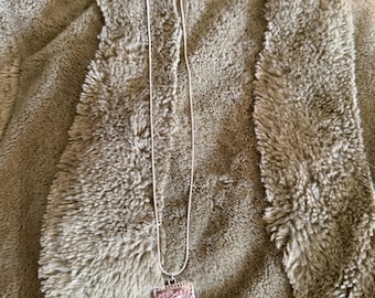 Collar inspirado en Chanel, reciclado