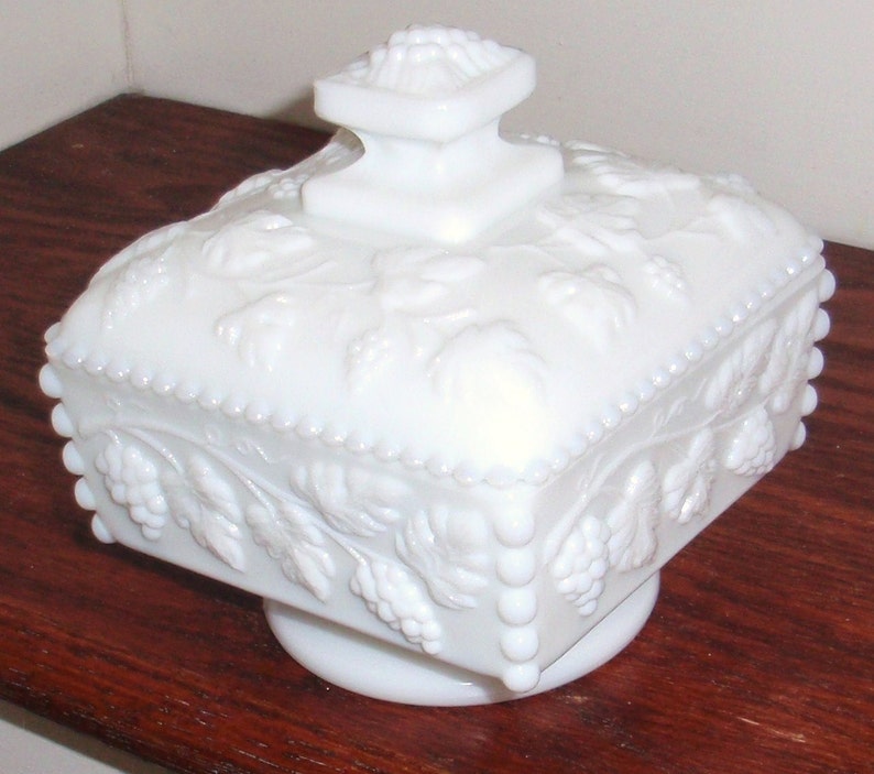 WESTMORELAND PANELED GRAPE Beaded Pattern 1881 Heavy Footed Covered Signed Candy Box Bowl Dish White Milk Glass Crystal Excellent Condition
