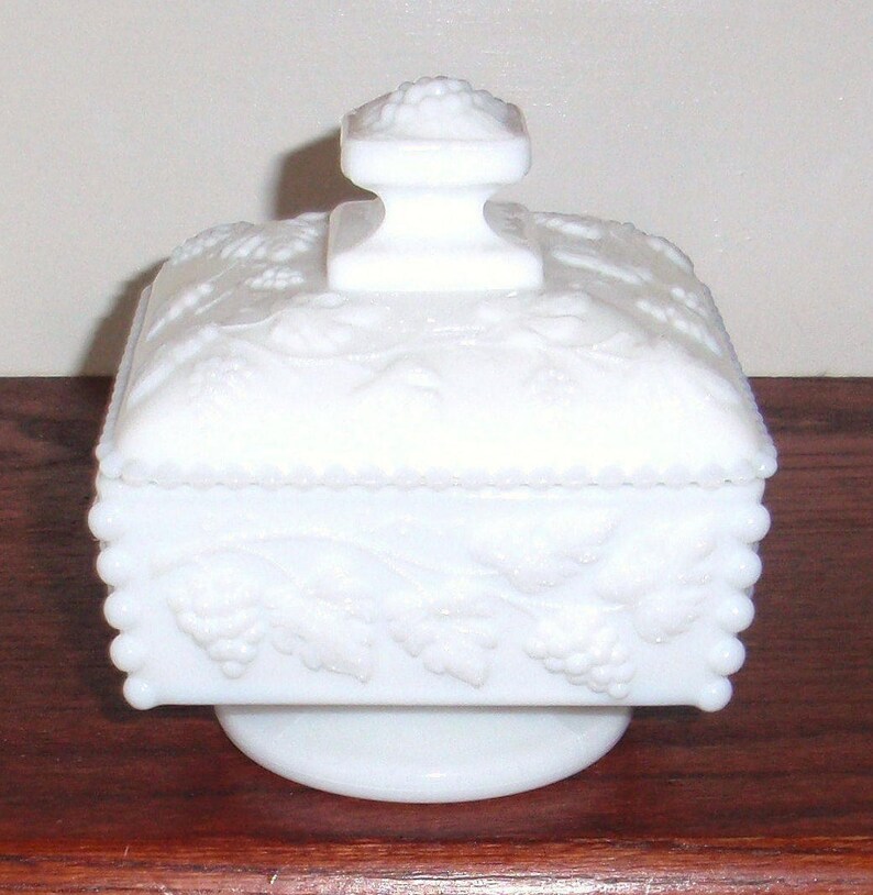 WESTMORELAND PANELED GRAPE Beaded Pattern 1881 Heavy Footed Covered Signed Candy Box Bowl Dish White Milk Glass Crystal Excellent Condition