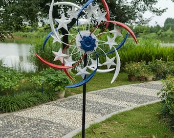 Girandola a vento in metallo rosso, bianco e blu, decorazione patriottica da giardino con paletto.