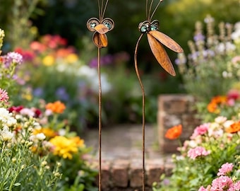 Uccello da giardino in metallo arrugginito con occhi di vetro, decorazione rustica per esterni, ornamento a forma di uccello in acciaio Corten effetto invecchiato per patio, aiuole e paesaggi.