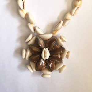 Vintage Sea Shell Beach Necklace