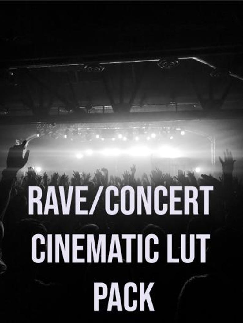 Puede incluir: Imagen en blanco y negro de un concierto o rave. La multitud est&aacute; silueteada, con los brazos levantados hacia un escenario brillante. Superposici&oacute;n de texto: "RAVE/CONCERT CINEMATIC LUT PACK".