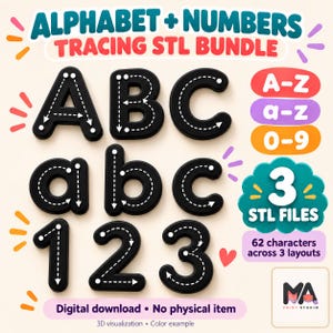 Pode incluir: Um pacote de download digital com letras e números 3D pretos com linhas de rastreamento brancas tracejadas e setas direcionais. O texto diz ALPHABET + NUMBERS TRACING STL BUNDLE, 3 STL FILES, 62 characters across 3 layouts e Digital download • No physical item.