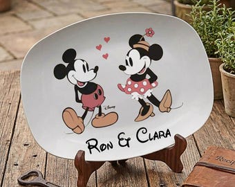 Gepersonaliseerde Disney-schotel voor koppels, Mickey en Minnie Mouse plastic schotel, aangepaste naamschotel, cadeau voor stel, huwelijkscadeau
