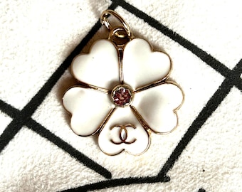 Authentic Chanel Vintage Zipper Pull Button Charm/Pendant Gold Tone White Flower